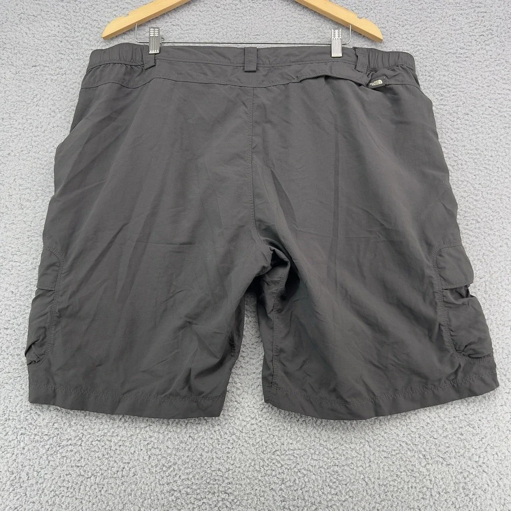 The North Face Shorts Mens 2XL Cargo Nylon Hiking Lightweight Tech Snap Gray